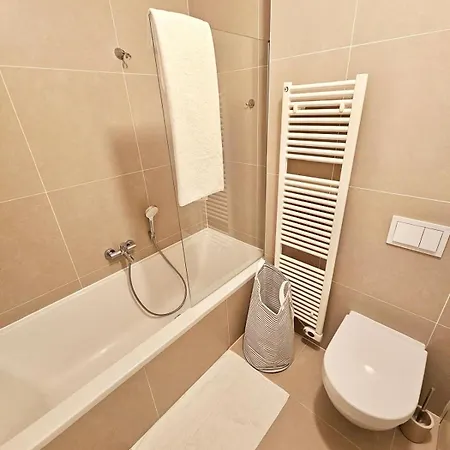 Cozy One Bedroom Flat With Convenient Parking-cd8