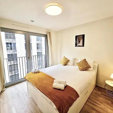 Cozy One Bedroom Flat With Convenient Parking-cd8 *