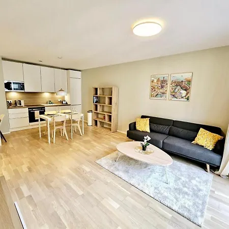 Cozy One Bedroom Flat With Convenient Parking-cd8 Apartment *